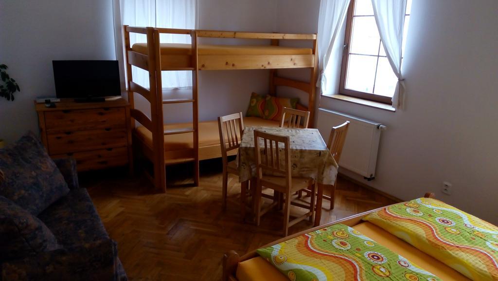 Apartmany 弗尔赫拉比 外观 照片